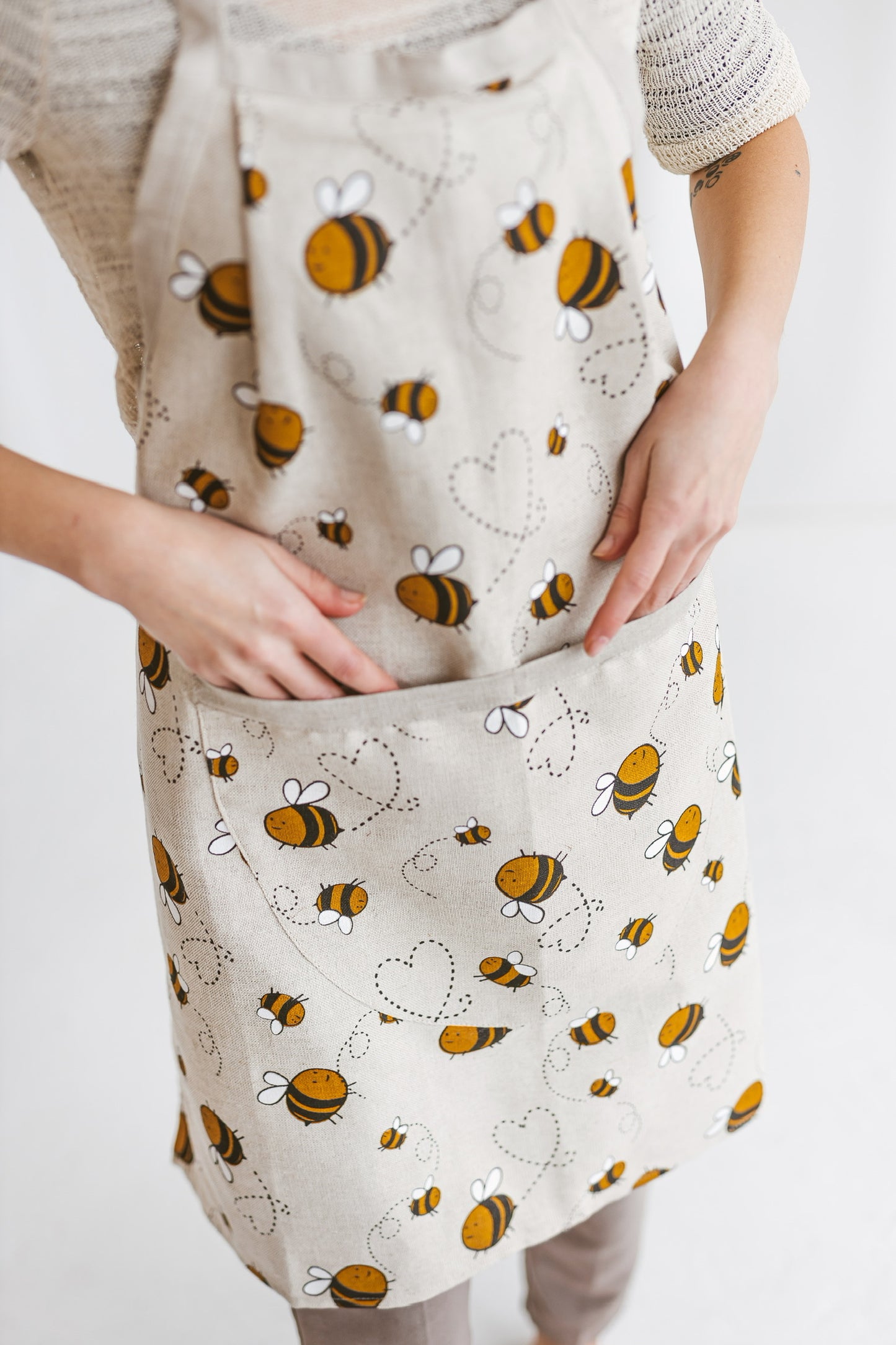 Multipurpose Apron Bees