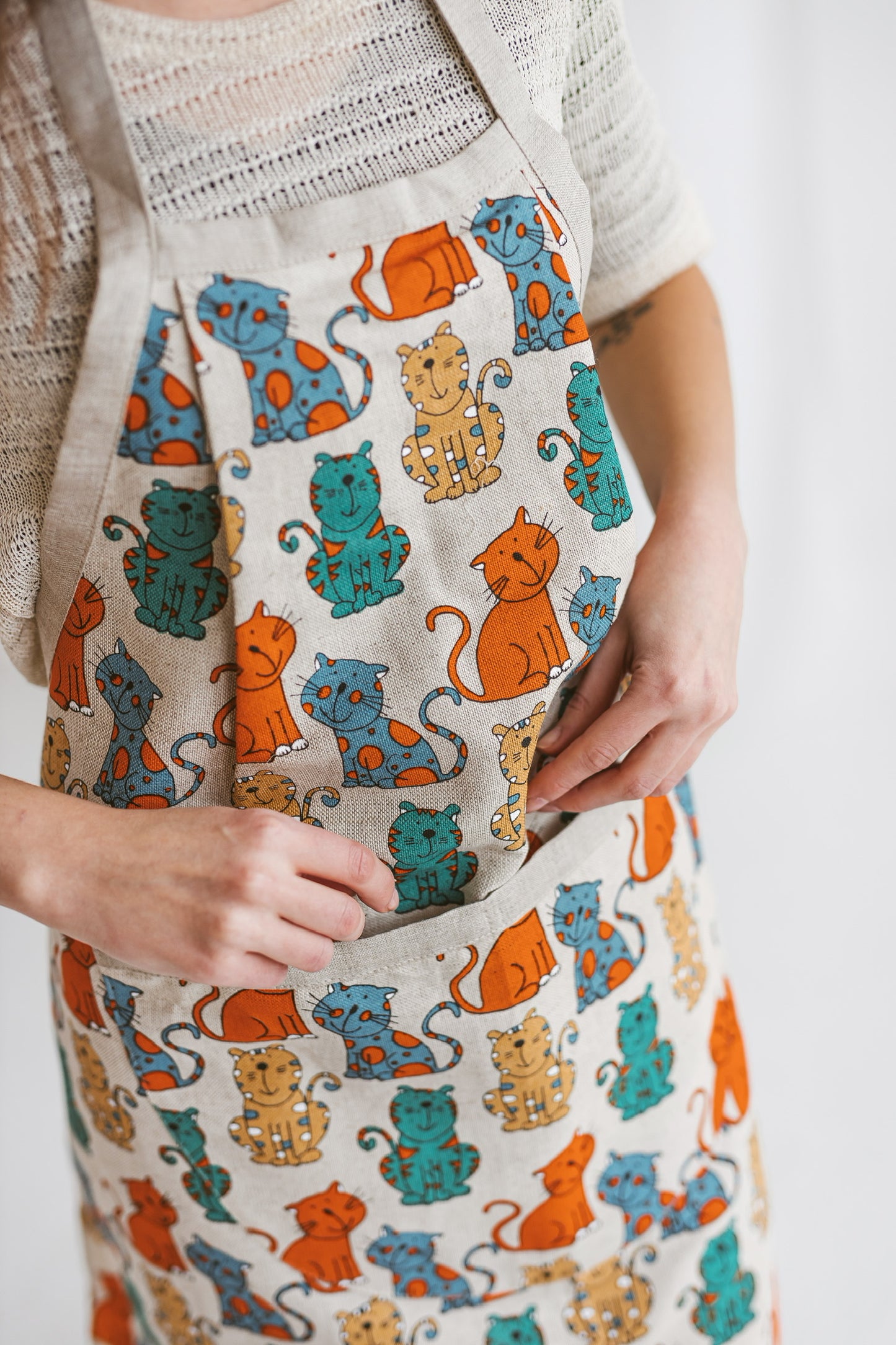 Multipurpose Apron Cats