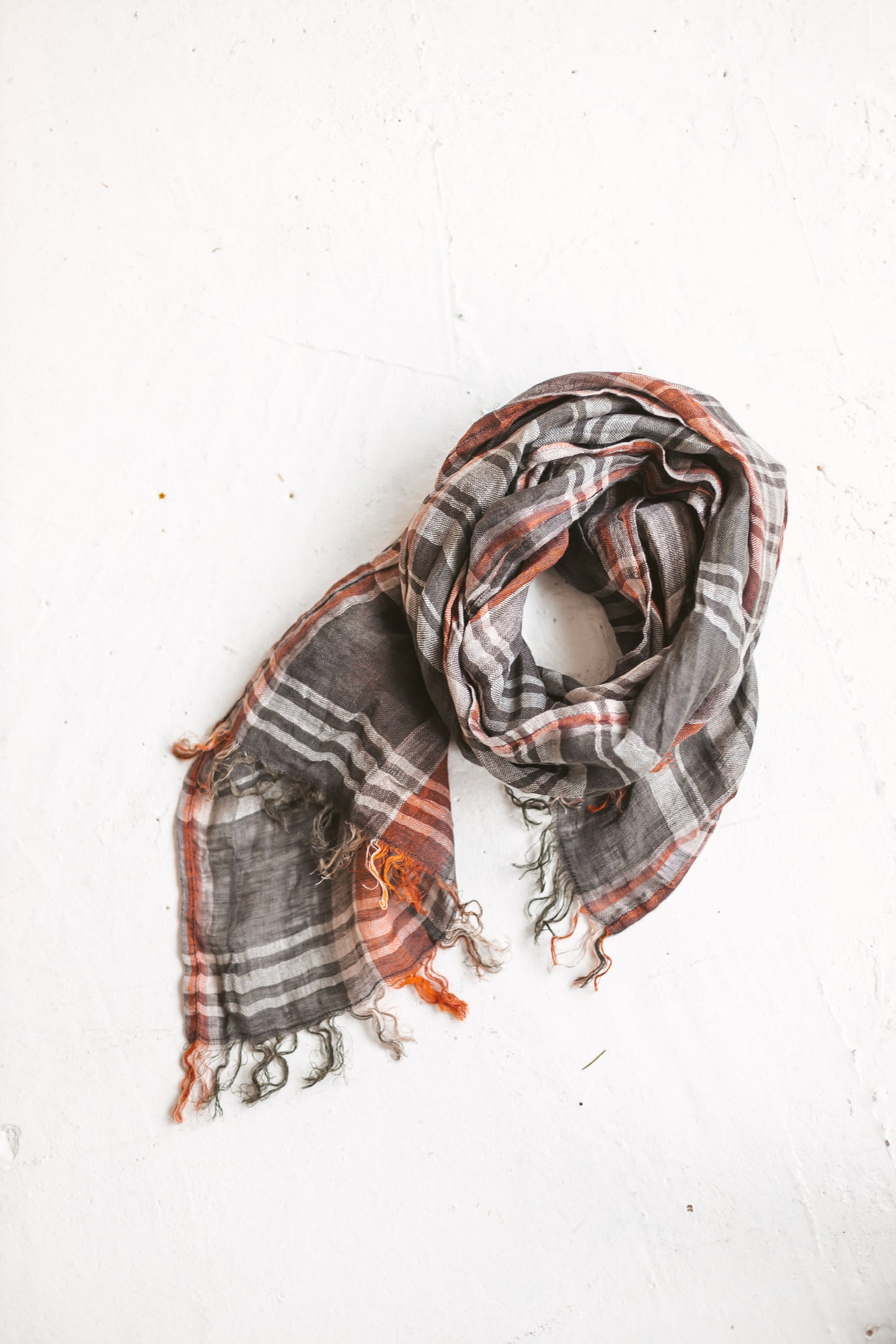 Thin Tartan Linen Scarf with Tassels Unisex